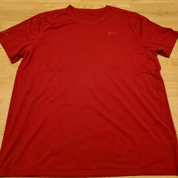 Large Red Team Canada Lululemon Fundamental Tee - Picture 1 of 6